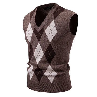 Men's Knitted V Neck Tank Top with Argyle Pattern