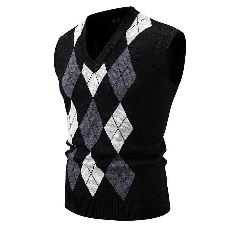 Men's Knitted V Neck Tank Top with Argyle Pattern