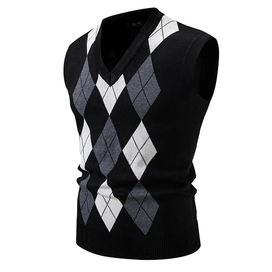 Men's Knitted V Neck Tank Top with Argyle Pattern