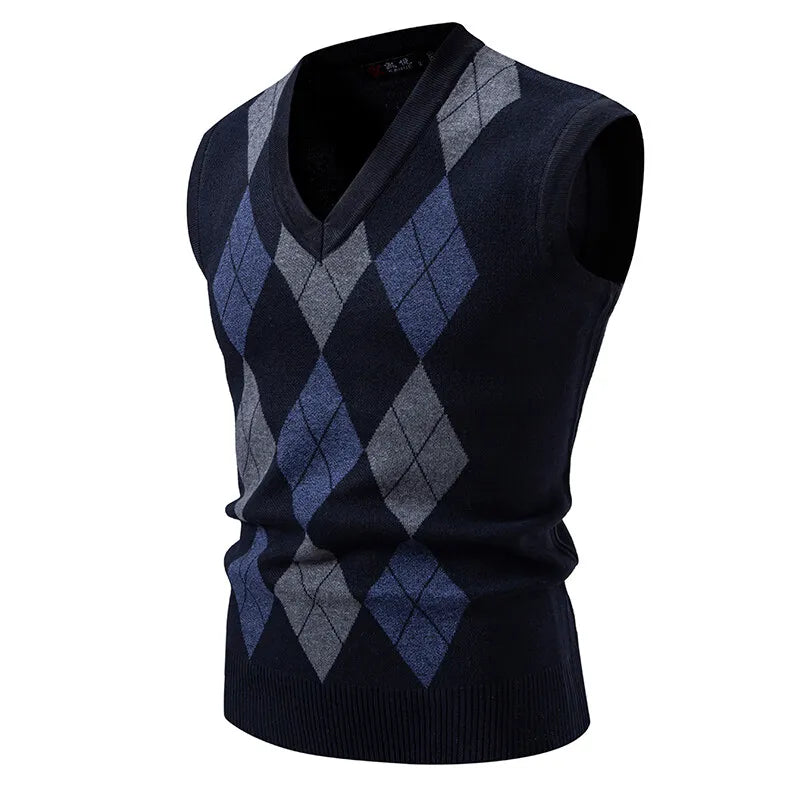 Men's Knitted V Neck Tank Top with Argyle Pattern